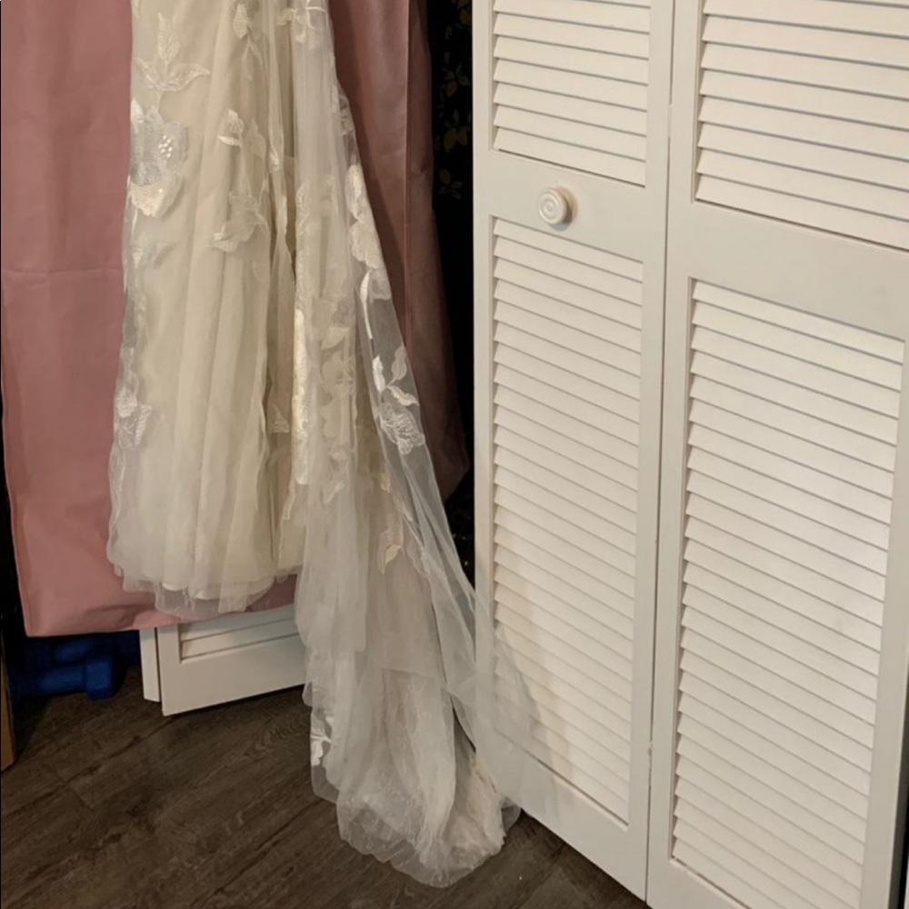 Willowby Prescott Wedding Gown - Picture 10 of 11